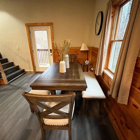 Smokey Mountain Retreat, Hot Tub, Game Room, Sleeps 8! جاتلينبرج المظهر الخارجي الصورة
