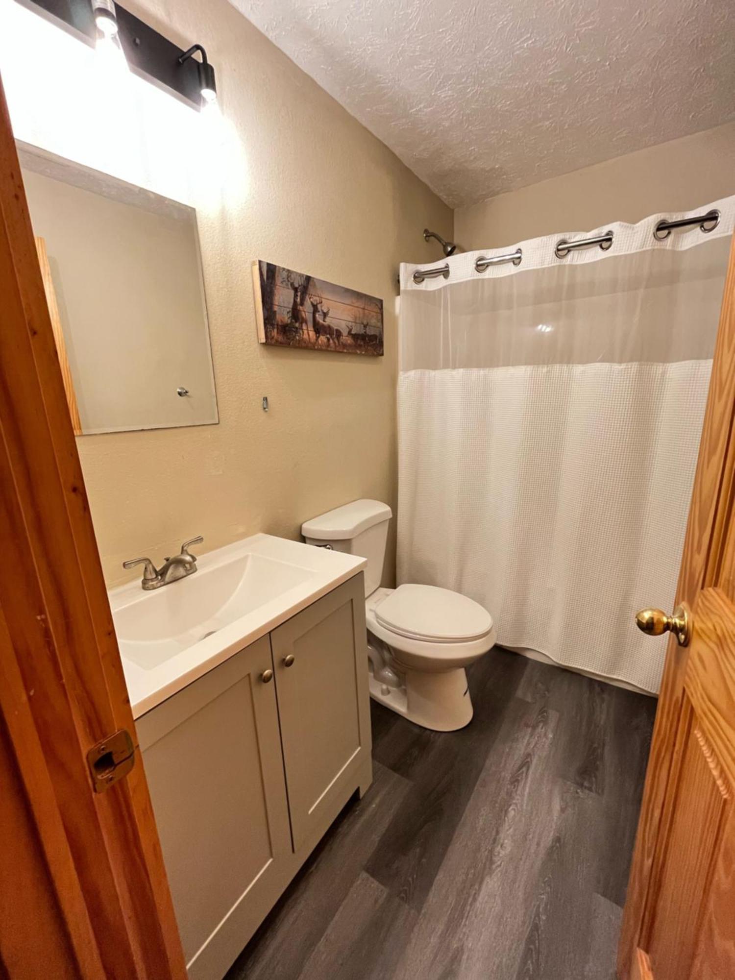 Smokey Mountain Retreat, Hot Tub, Game Room, Sleeps 8! جاتلينبرج المظهر الخارجي الصورة