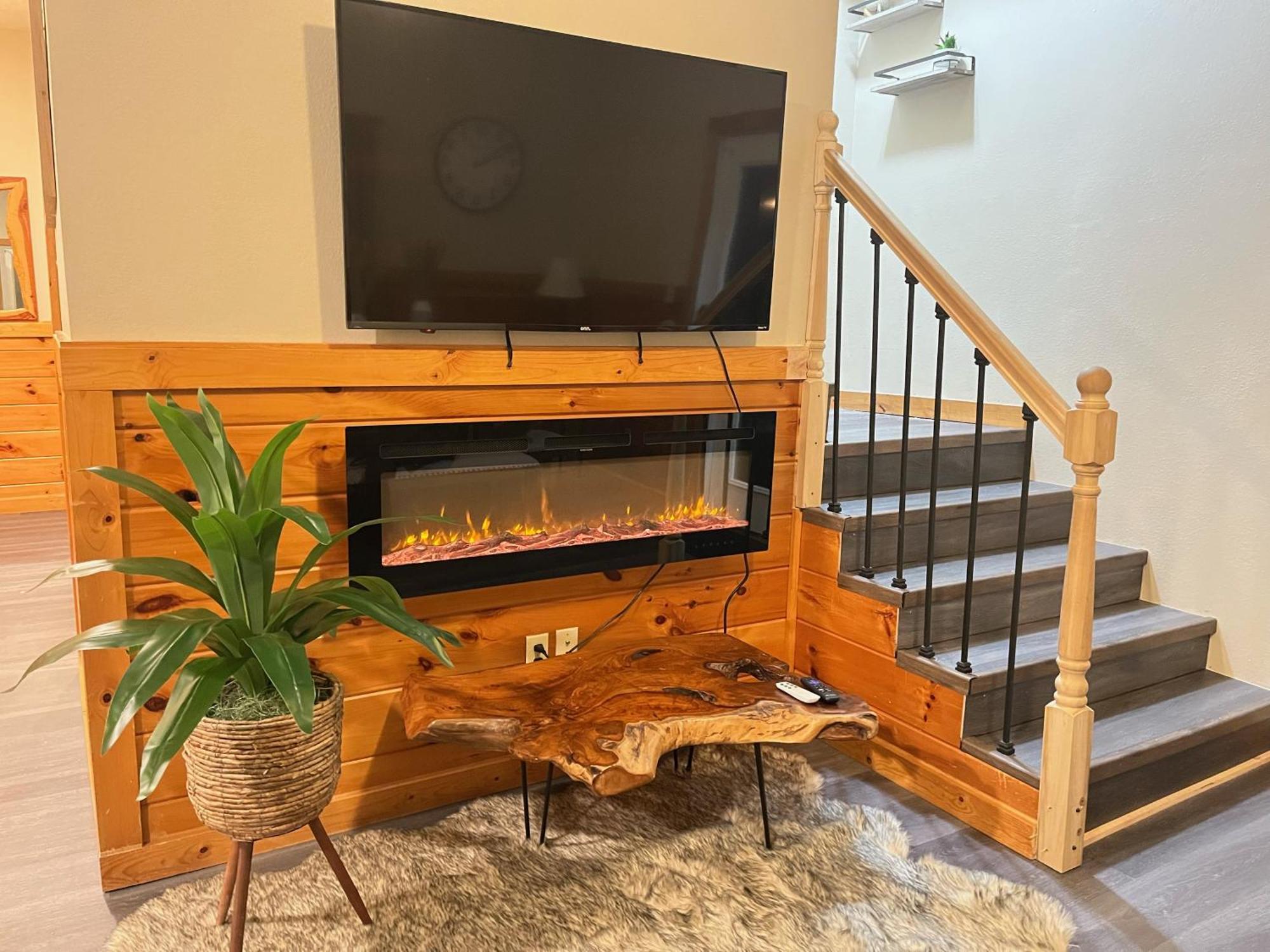 Smokey Mountain Retreat, Hot Tub, Game Room, Sleeps 8! جاتلينبرج المظهر الخارجي الصورة