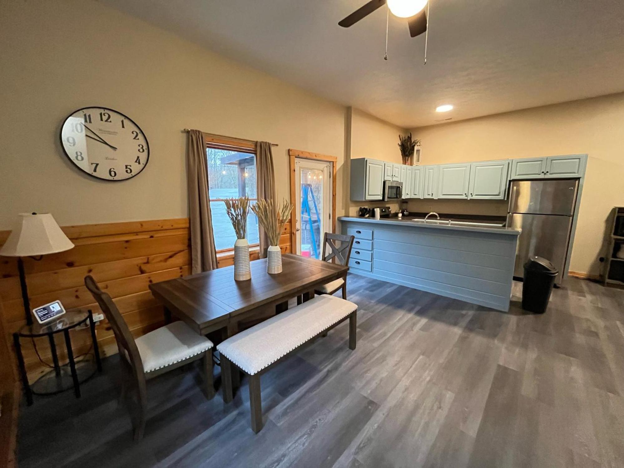 Smokey Mountain Retreat, Hot Tub, Game Room, Sleeps 8! جاتلينبرج المظهر الخارجي الصورة